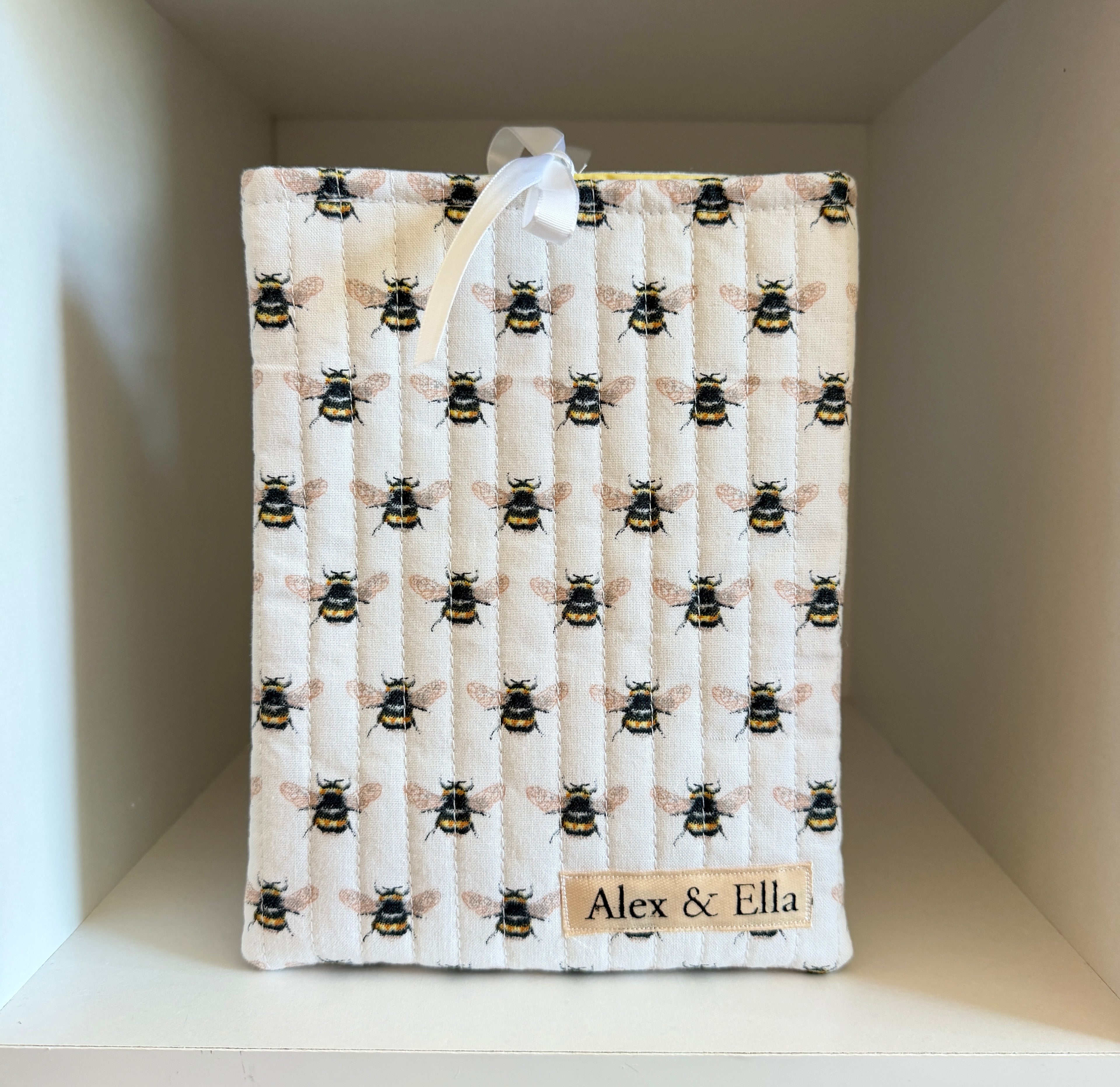 Bumble Bee kindle sleeve